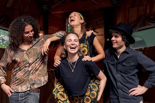 (Bild für) "Kunst & Küche" - Konzert mit Funkenflug - inkl. 3-Gang Menü - zum Schließen ins Bild klicken